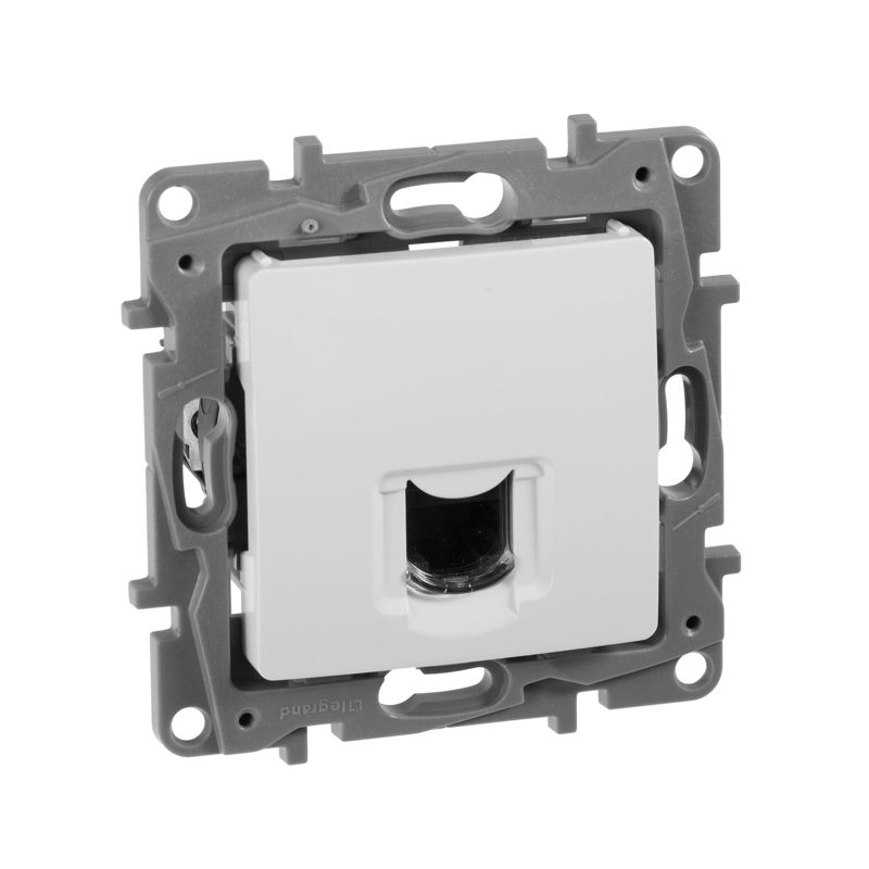 Розетка компьютерная СП Etika RJ45 кат.6 UTP бел. IEK 672253