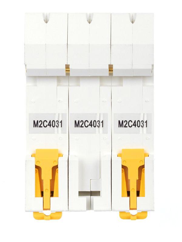 Выключатель автоматический модульный 3п C 40А M10N ARMAT IEK AR-M10N-3-C040