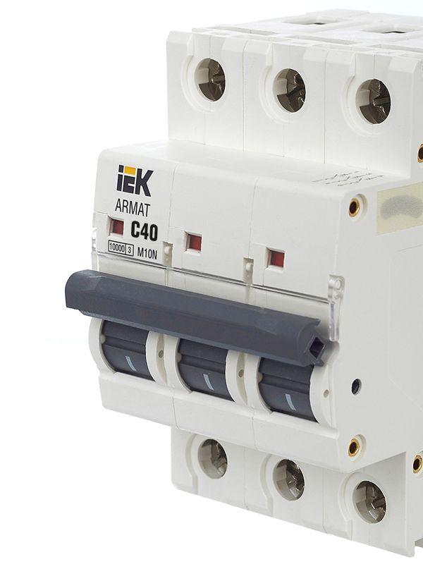 Выключатель автоматический модульный 3п C 40А M10N ARMAT IEK AR-M10N-3-C040