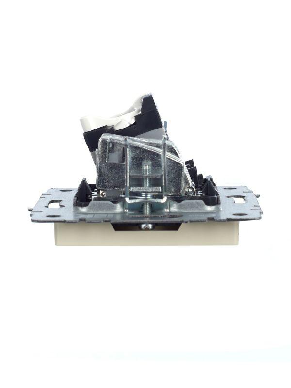 Розетка компьютерная + телевизионная 2-м Brite РТВ/РК12-БрКр RJ45 кат.5E + TV механизм беж. IEK BR-A