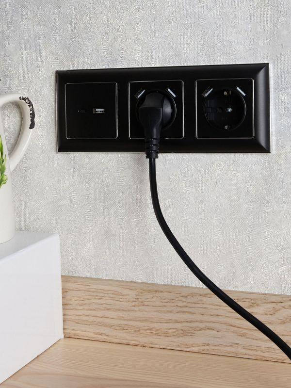 Розетка BRITE USB A+C 18Вт РЮ11-1-БрЧ механизм черн. IEK BR-U22-018-K02