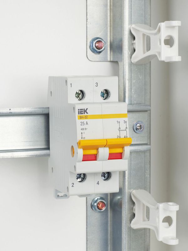 Выключатель нагрузки (мини-рубильник) 2п 25А ВН-32 KARAT IEK MNV10-2-025