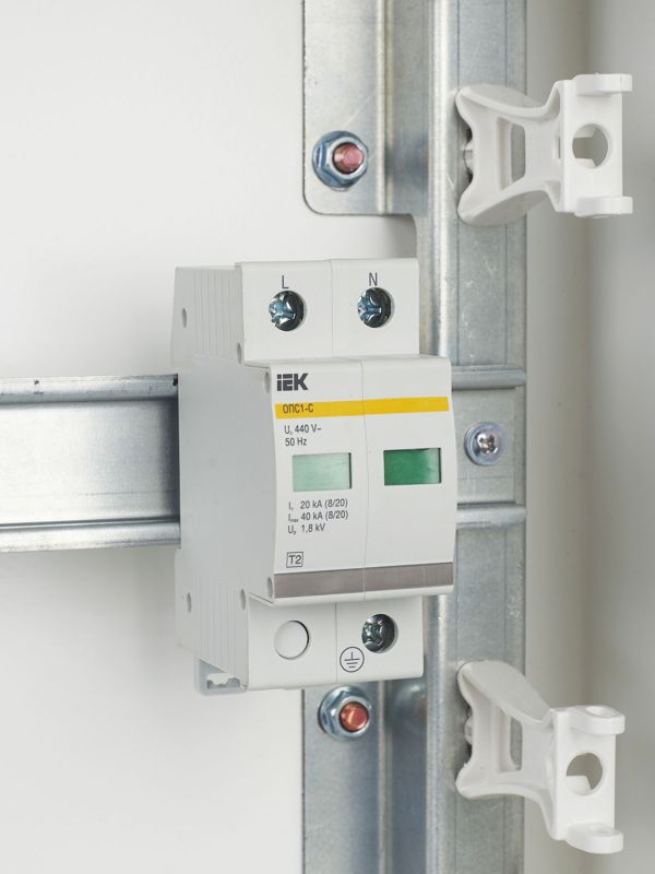 Ограничитель перенапряжения ОПС1-C 2P KARAT IEK MOP20-2-C