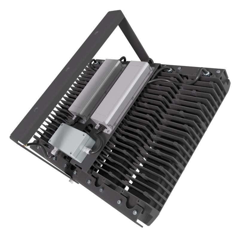 Прожектор светодиодный LAD LED R700-5-PC-120-750-D48-250L1 HT 250Вт IP67 5000К 230В CRI70 КСС типа 