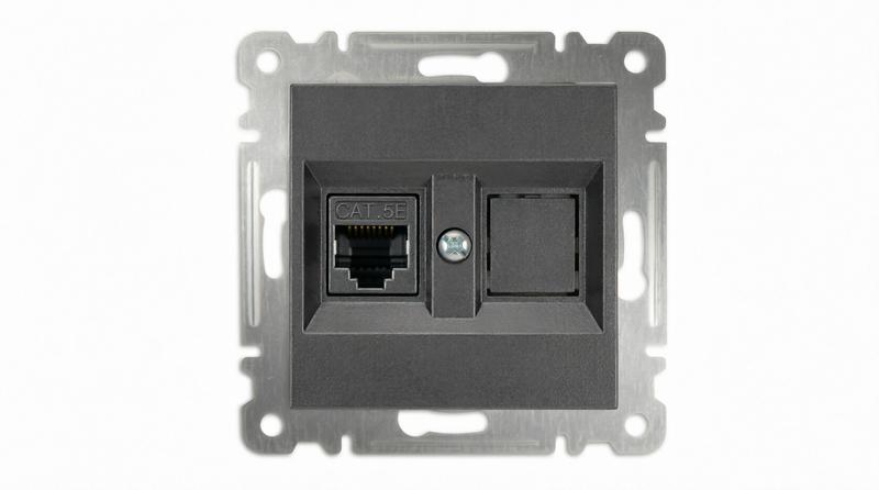 Розетка компьютерная 2-м без зазмел. Cat 5 механизм дым. Makel 57050035