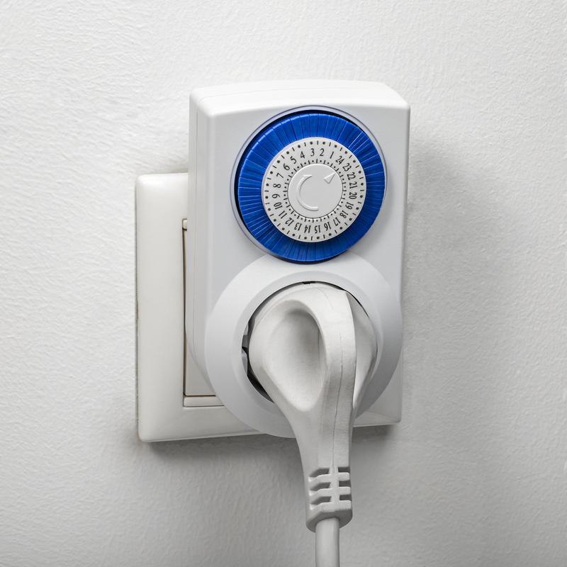 Таймер суточный мех. с заземл. 3.5кВт REV 67074 8